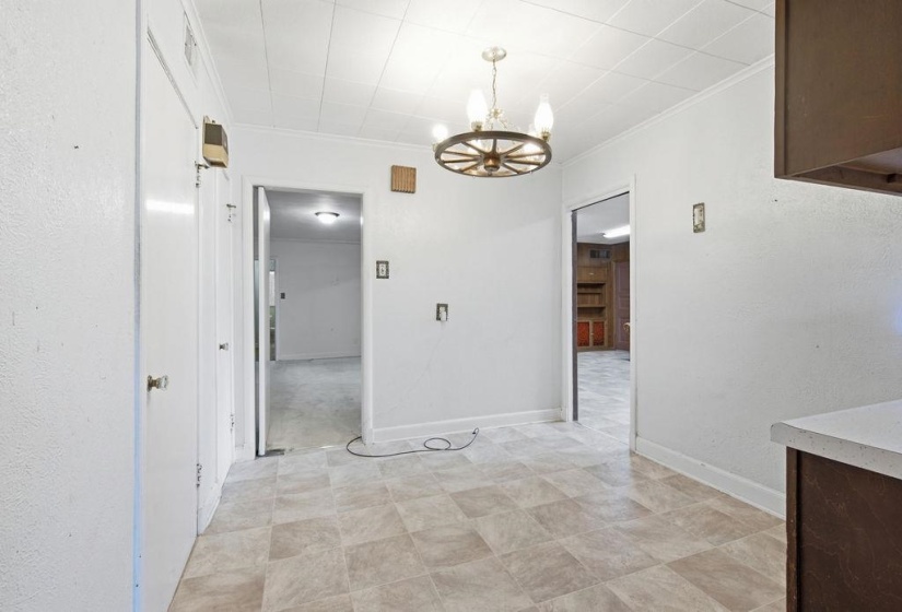 981 MCLEAN BLVD, Memphis, Tennessee 38107, 4 Bedroom Bedrooms, 9 Room Rooms,2.1 BathroomBathrooms,Residential,For Sale,MCLEAN,0,10226116