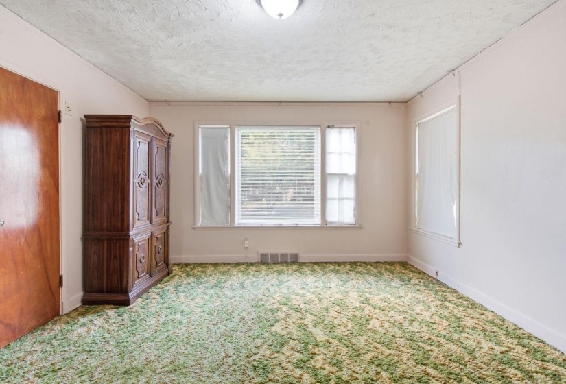 981 MCLEAN BLVD, Memphis, Tennessee 38107, 4 Bedroom Bedrooms, 9 Room Rooms,2.1 BathroomBathrooms,Residential,For Sale,MCLEAN,0,10226116