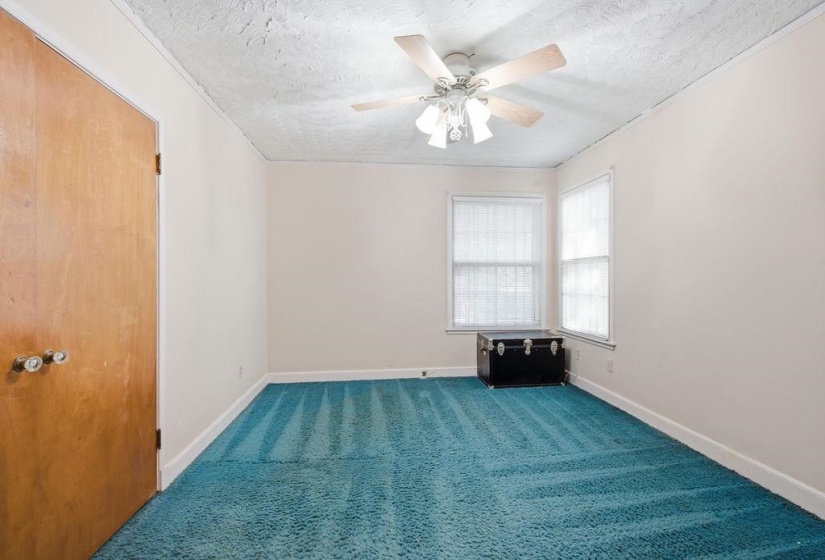 981 MCLEAN BLVD, Memphis, Tennessee 38107, 4 Bedroom Bedrooms, 9 Room Rooms,2.1 BathroomBathrooms,Residential,For Sale,MCLEAN,0,10226116