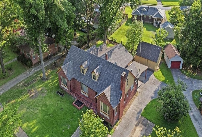 981 MCLEAN BLVD, Memphis, Tennessee 38107, 4 Bedroom Bedrooms, 9 Room Rooms,2.1 BathroomBathrooms,Residential,For Sale,MCLEAN,0,10226116
