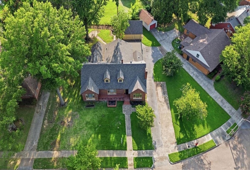 981 MCLEAN BLVD, Memphis, Tennessee 38107, 4 Bedroom Bedrooms, 9 Room Rooms,2.1 BathroomBathrooms,Residential,For Sale,MCLEAN,0,10226116