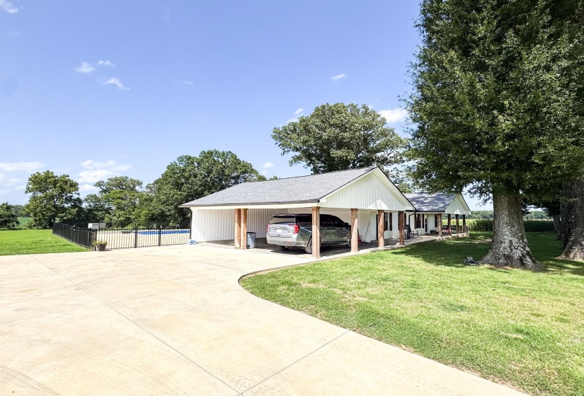 948 GEORGE WEAKLEY RD, Dyersburg, Tennessee 38024, 3 Bedroom Bedrooms, 6 Room Rooms,2 BathroomBathrooms,Residential,For Sale,GEORGE WEAKLEY,0,10226616