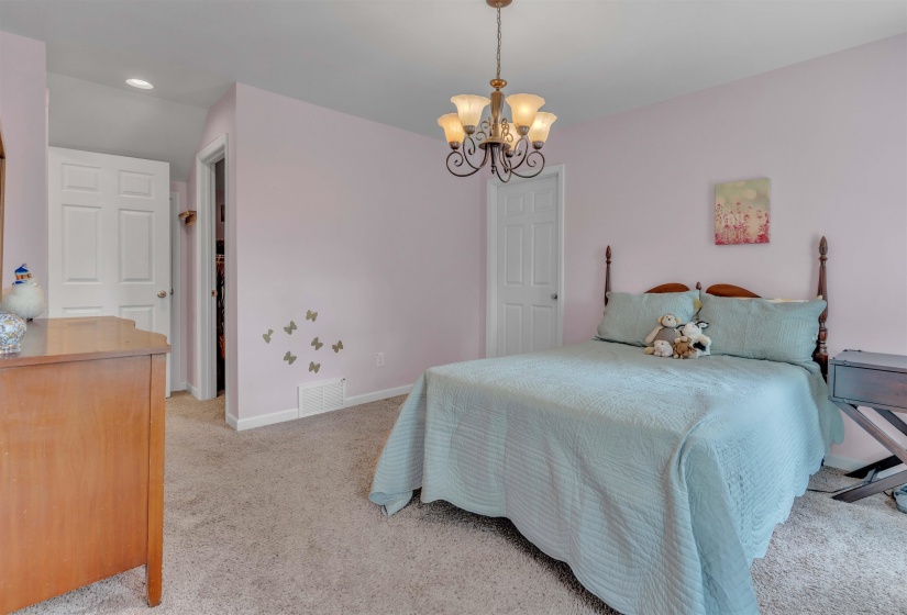5187 ANGELA RD, Memphis, Tennessee 38117, 5 Bedroom Bedrooms, 10 Room Rooms,3 BathroomBathrooms,Residential,For Sale,ANGELA,0,10226293