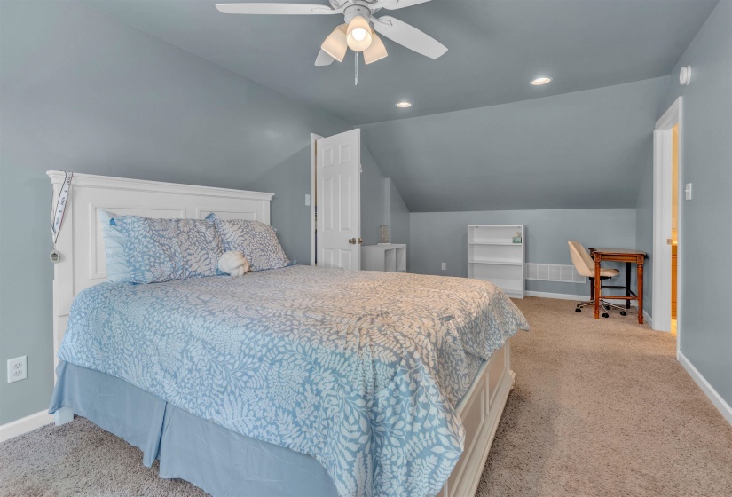 5187 ANGELA RD, Memphis, Tennessee 38117, 5 Bedroom Bedrooms, 10 Room Rooms,3 BathroomBathrooms,Residential,For Sale,ANGELA,0,10226293