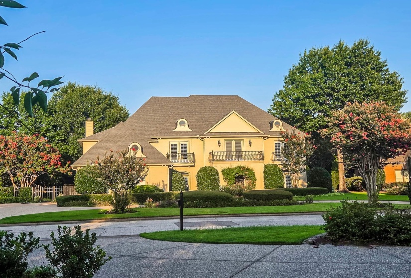3598 GOLF WALK CIR, Memphis, Tennessee 38125, 4 Bedroom Bedrooms, 10 Room Rooms,4.1 BathroomBathrooms,Residential,For Sale,GOLF WALK,0,10226805
