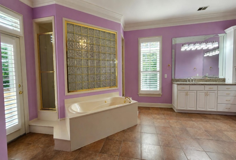 3598 GOLF WALK CIR, Memphis, Tennessee 38125, 4 Bedroom Bedrooms, 10 Room Rooms,4.1 BathroomBathrooms,Residential,For Sale,GOLF WALK,0,10226805
