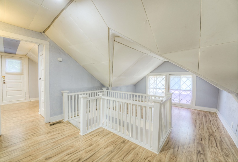 30 BARKSDALE ST, Memphis, Tennessee 38104, 5 Bedroom Bedrooms, 11 Room Rooms,3 BathroomBathrooms,Residential,For Sale,BARKSDALE,0,10226829