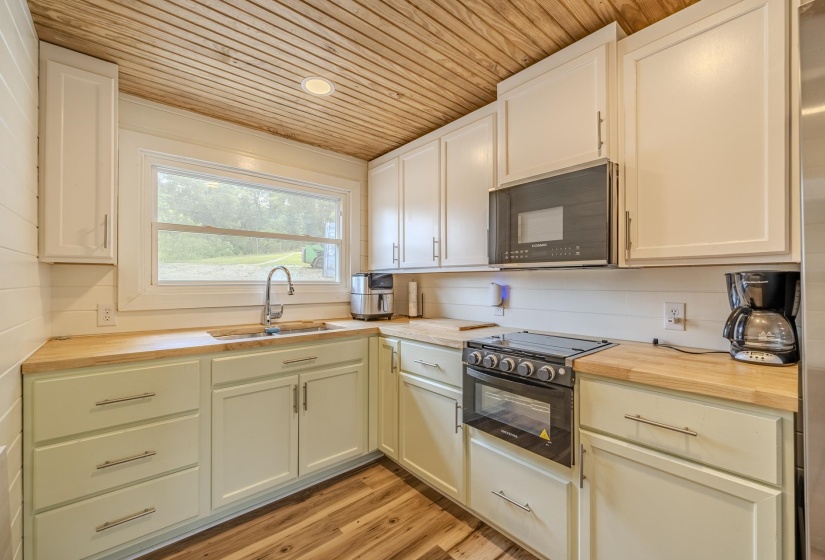 5690 CERRO GORDO RD, Olivehill, Tennessee 38475, 2 Bedroom Bedrooms, 6 Room Rooms,1.1 BathroomBathrooms,Residential,For Sale,CERRO GORDO,0,10226704