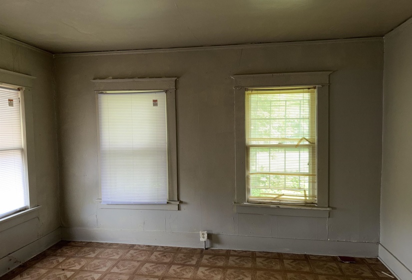 810 SEVENTH ST, Memphis, Tennessee 38107, 2 Bedroom Bedrooms, 5 Room Rooms,1 BathroomBathrooms,Residential,For Sale,SEVENTH,0,10227067