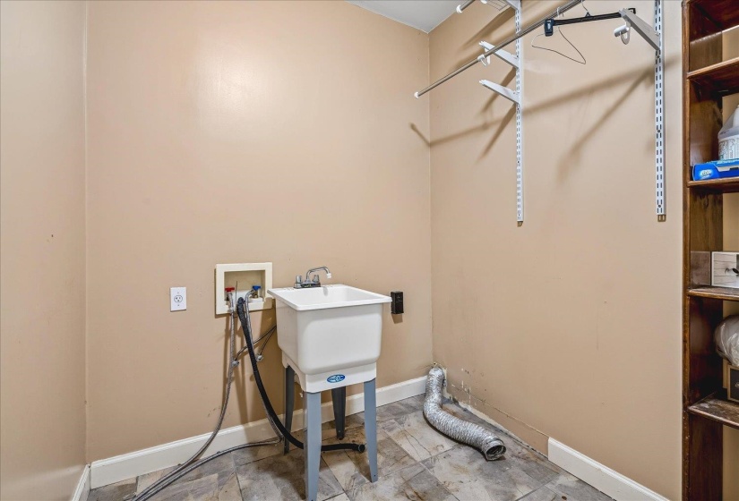 3725 SPOTTSWOOD AVE, Memphis, Tennessee 38111, 3 Bedroom Bedrooms, 7 Room Rooms,2 BathroomBathrooms,Residential,For Sale,SPOTTSWOOD,0,10226427