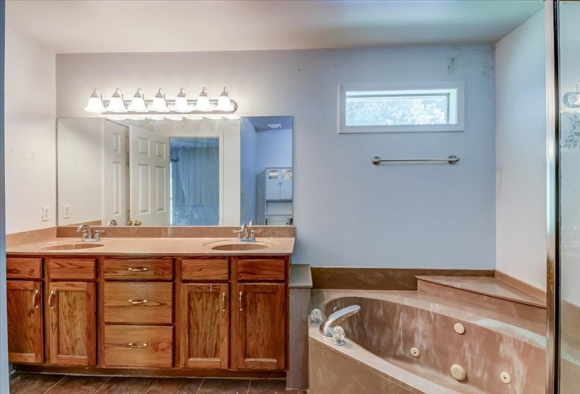 25 LEGGETT CV, Atoka, Tennessee 38004, 5 Bedroom Bedrooms, 8 Room Rooms,2 BathroomBathrooms,Residential,For Sale,LEGGETT,0,10221628