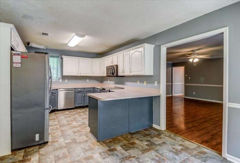 25 LEGGETT CV, Atoka, Tennessee 38004, 5 Bedroom Bedrooms, 8 Room Rooms,2 BathroomBathrooms,Residential,For Sale,LEGGETT,0,10221628