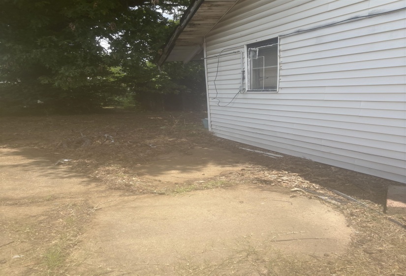 740 DEMPSTER AVE, Memphis, Tennessee 38106, 2 Bedroom Bedrooms, 2 Room Rooms,1 BathroomBathrooms,Residential,For Sale,DEMPSTER,0,10226610