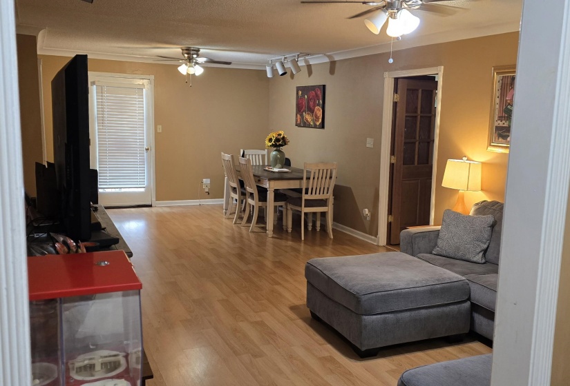 3877 LAKEWOOD DR, Memphis, Tennessee 38128, 3 Bedroom Bedrooms, 8 Room Rooms,3 BathroomBathrooms,Residential,For Sale,LAKEWOOD,0,10226229