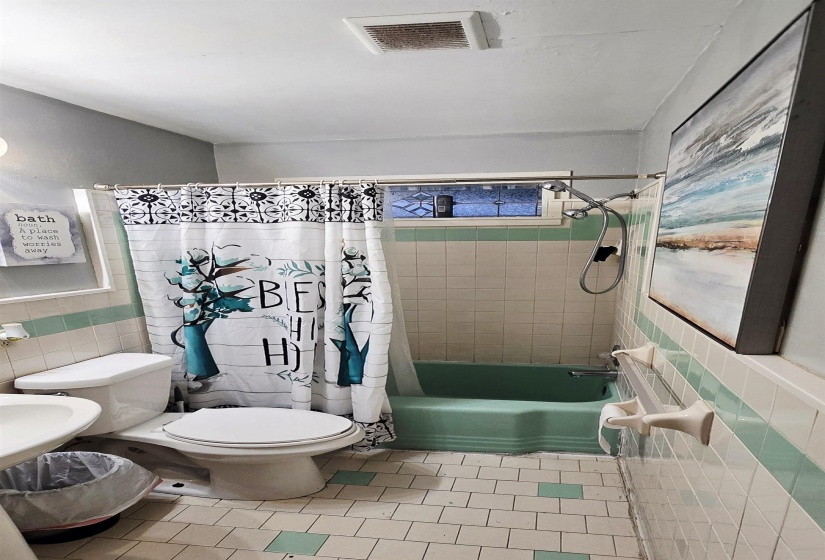 3877 LAKEWOOD DR, Memphis, Tennessee 38128, 3 Bedroom Bedrooms, 8 Room Rooms,3 BathroomBathrooms,Residential,For Sale,LAKEWOOD,0,10226229