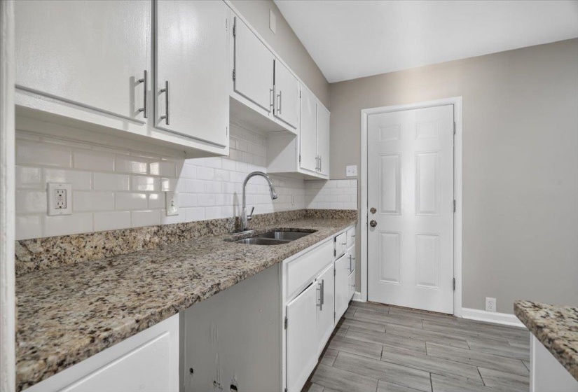 1692 CORNELIA DR, Memphis, Tennessee 38117, 3 Bedroom Bedrooms, 7 Room Rooms,2 BathroomBathrooms,Residential,For Sale,CORNELIA,0,10226920