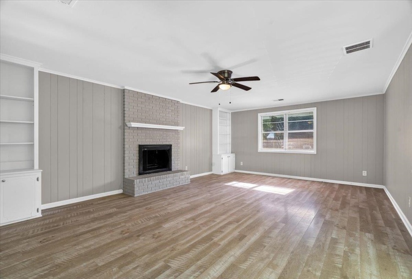 1692 CORNELIA DR, Memphis, Tennessee 38117, 3 Bedroom Bedrooms, 7 Room Rooms,2 BathroomBathrooms,Residential,For Sale,CORNELIA,0,10226920
