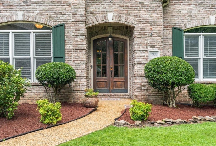 7800 CHAPEL RIDGE DR, Memphis, Tennessee 38016, 4 Bedroom Bedrooms, 10 Room Rooms,4.1 BathroomBathrooms,Residential,For Sale,CHAPEL RIDGE,0,10226560