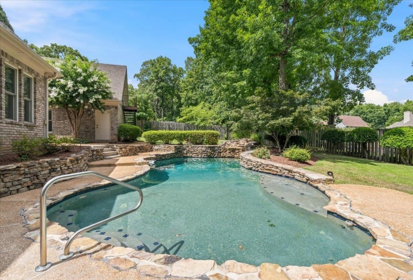 7800 CHAPEL RIDGE DR, Memphis, Tennessee 38016, 4 Bedroom Bedrooms, 10 Room Rooms,4.1 BathroomBathrooms,Residential,For Sale,CHAPEL RIDGE,0,10226560