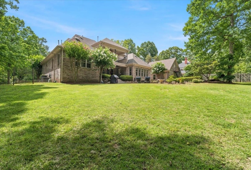 7800 CHAPEL RIDGE DR, Memphis, Tennessee 38016, 4 Bedroom Bedrooms, 10 Room Rooms,4.1 BathroomBathrooms,Residential,For Sale,CHAPEL RIDGE,0,10226560