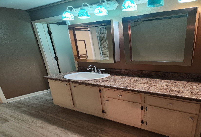 107 FRONT ST, Memphis, Tennessee 38103, 1 Bedroom Bedrooms, 1 Room Rooms,1 BathroomBathrooms,Residential,For Sale,FRONT,0,10227456