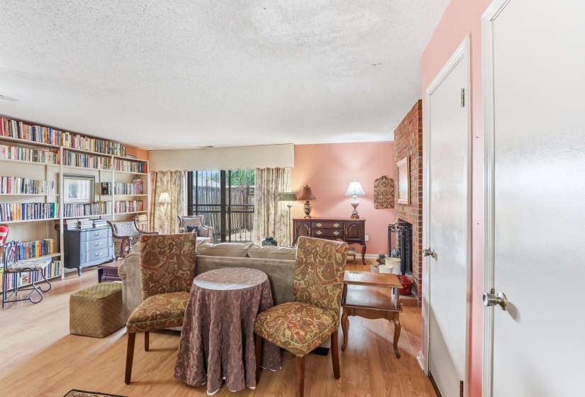 4014 GRAHAM OAKS CT, Memphis, Tennessee 38122, 3 Bedroom Bedrooms, 6 Room Rooms,2.1 BathroomBathrooms,Residential,For Sale,GRAHAM OAKS,0,10224032
