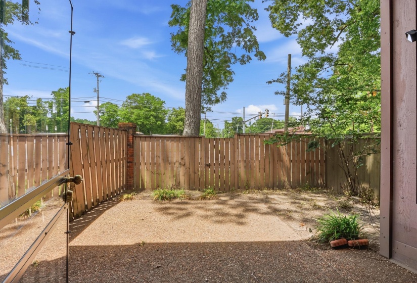 4014 GRAHAM OAKS CT, Memphis, Tennessee 38122, 3 Bedroom Bedrooms, 6 Room Rooms,2.1 BathroomBathrooms,Residential,For Sale,GRAHAM OAKS,0,10224032