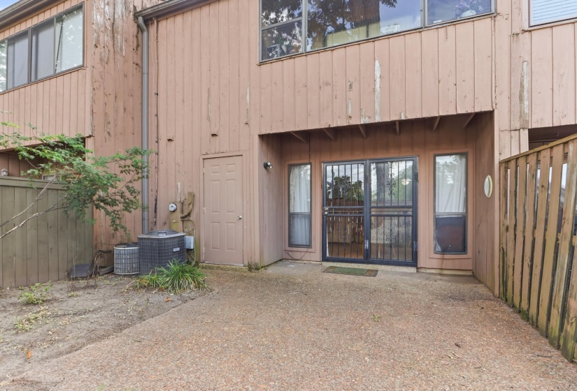 4014 GRAHAM OAKS CT, Memphis, Tennessee 38122, 3 Bedroom Bedrooms, 6 Room Rooms,2.1 BathroomBathrooms,Residential,For Sale,GRAHAM OAKS,0,10224032