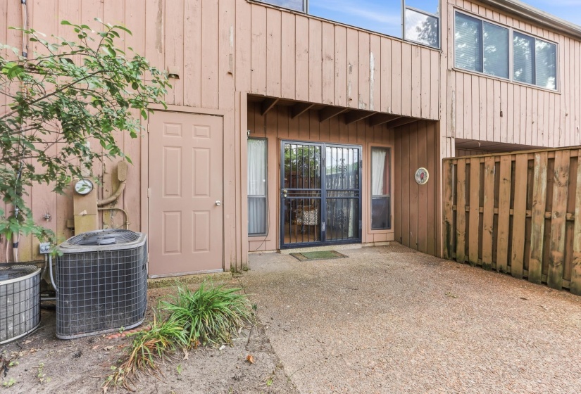 4014 GRAHAM OAKS CT, Memphis, Tennessee 38122, 3 Bedroom Bedrooms, 6 Room Rooms,2.1 BathroomBathrooms,Residential,For Sale,GRAHAM OAKS,0,10224032