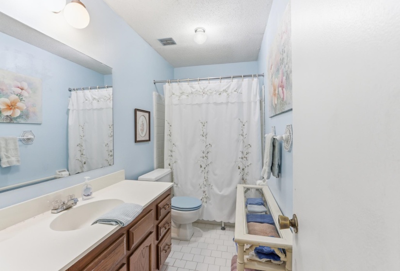4014 GRAHAM OAKS CT, Memphis, Tennessee 38122, 3 Bedroom Bedrooms, 6 Room Rooms,2.1 BathroomBathrooms,Residential,For Sale,GRAHAM OAKS,0,10224032