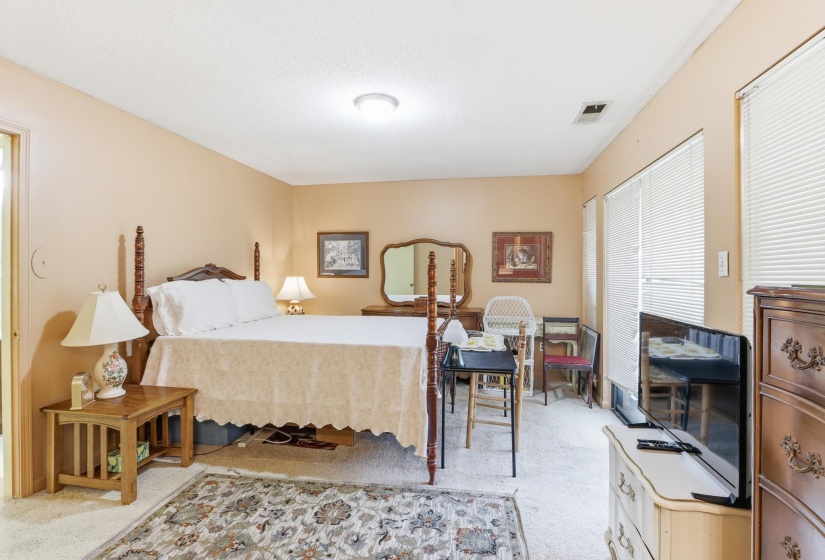 4014 GRAHAM OAKS CT, Memphis, Tennessee 38122, 3 Bedroom Bedrooms, 6 Room Rooms,2.1 BathroomBathrooms,Residential,For Sale,GRAHAM OAKS,0,10224032