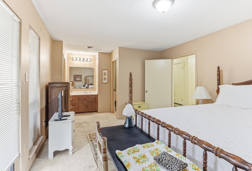 4014 GRAHAM OAKS CT, Memphis, Tennessee 38122, 3 Bedroom Bedrooms, 6 Room Rooms,2.1 BathroomBathrooms,Residential,For Sale,GRAHAM OAKS,0,10224032