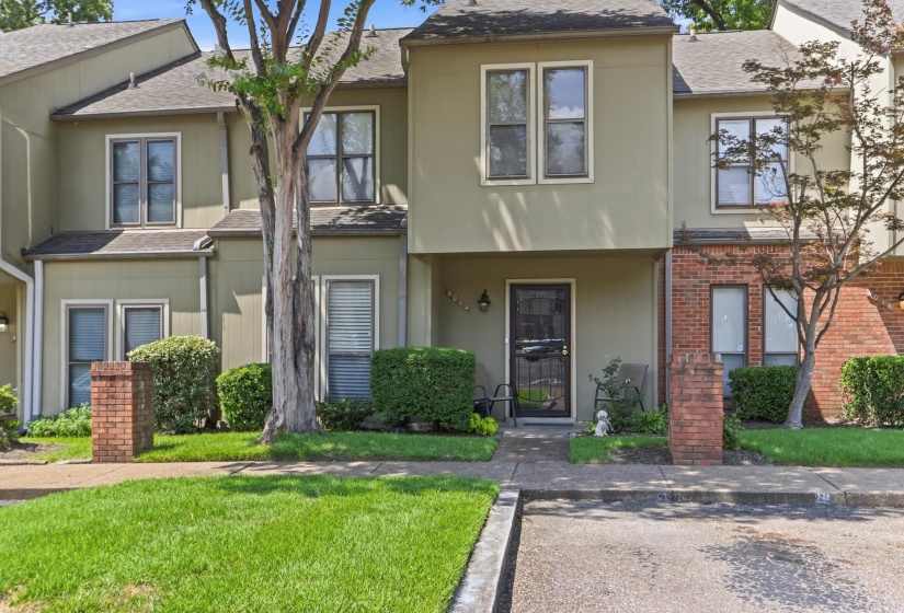 4014 GRAHAM OAKS CT, Memphis, Tennessee 38122, 3 Bedroom Bedrooms, 6 Room Rooms,2.1 BathroomBathrooms,Residential,For Sale,GRAHAM OAKS,0,10224032