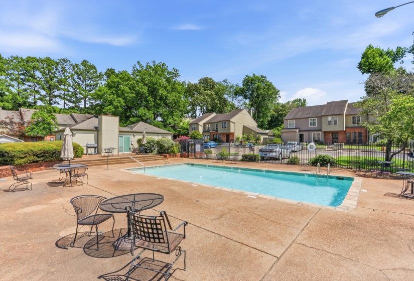 4014 GRAHAM OAKS CT, Memphis, Tennessee 38122, 3 Bedroom Bedrooms, 6 Room Rooms,2.1 BathroomBathrooms,Residential,For Sale,GRAHAM OAKS,0,10224032