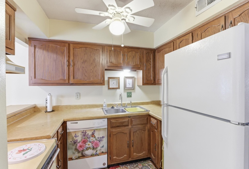 4014 GRAHAM OAKS CT, Memphis, Tennessee 38122, 3 Bedroom Bedrooms, 6 Room Rooms,2.1 BathroomBathrooms,Residential,For Sale,GRAHAM OAKS,0,10224032