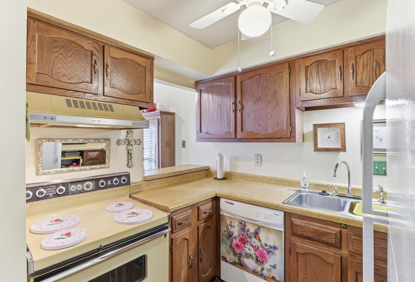 4014 GRAHAM OAKS CT, Memphis, Tennessee 38122, 3 Bedroom Bedrooms, 6 Room Rooms,2.1 BathroomBathrooms,Residential,For Sale,GRAHAM OAKS,0,10224032