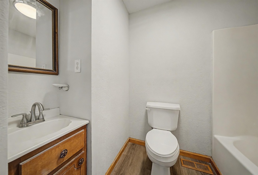 2380 DUNAWAY RD, Selmer, Tennessee 38375, 3 Bedroom Bedrooms, 3 Room Rooms,2 BathroomBathrooms,Residential,For Sale,DUNAWAY,0,10226055