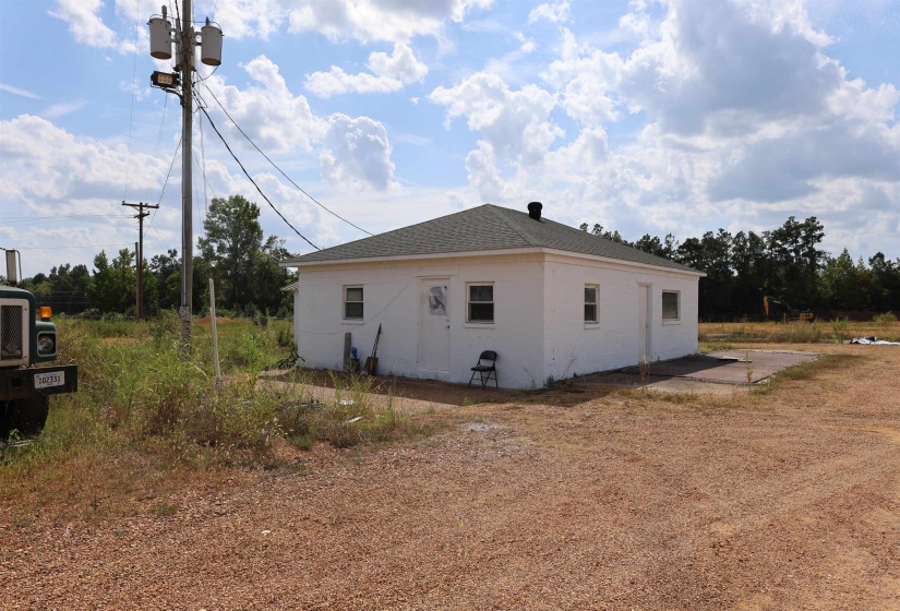 64 HWY, Crump, Tennessee 38327, 0 , 0 ,0,Commercial/industrial,For Sale,64,0,10228668