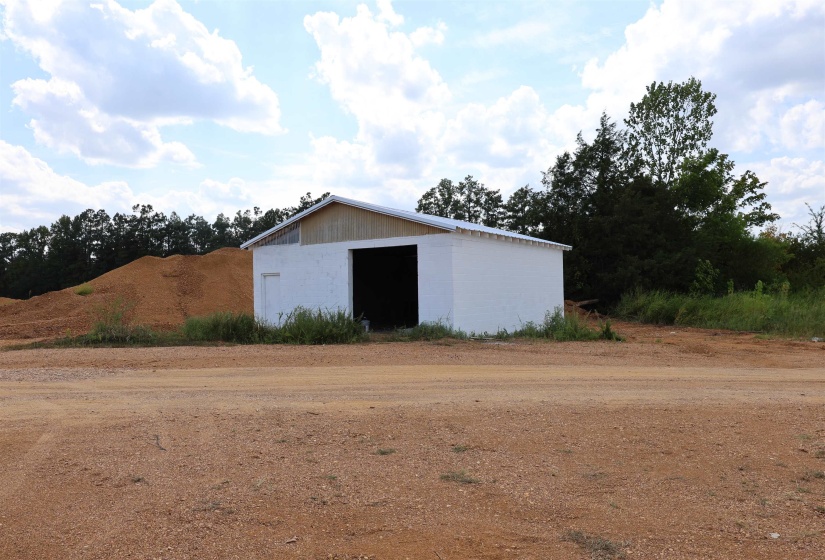 64 HWY, Crump, Tennessee 38327, 0 , 0 ,0,Commercial/industrial,For Sale,64,0,10228668
