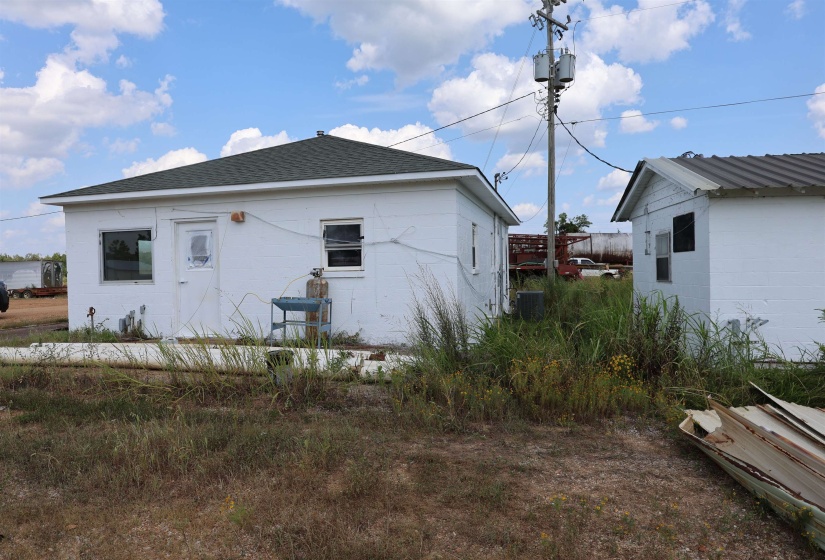 64 HWY, Crump, Tennessee 38327, 0 , 0 ,0,Commercial/industrial,For Sale,64,0,10228668