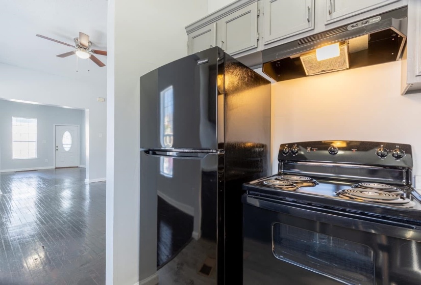 1517 COURT AVE, Memphis, Tennessee 38104, 3 Bedroom Bedrooms, 0 ,1 BathroomBathrooms,Duplexes,For Sale,COURT,0,10228595