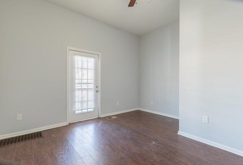 1517 COURT AVE, Memphis, Tennessee 38104, 3 Bedroom Bedrooms, 0 ,1 BathroomBathrooms,Duplexes,For Sale,COURT,0,10228595