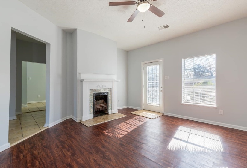 1517 COURT AVE, Memphis, Tennessee 38104, 3 Bedroom Bedrooms, 0 ,1 BathroomBathrooms,Duplexes,For Sale,COURT,0,10228595