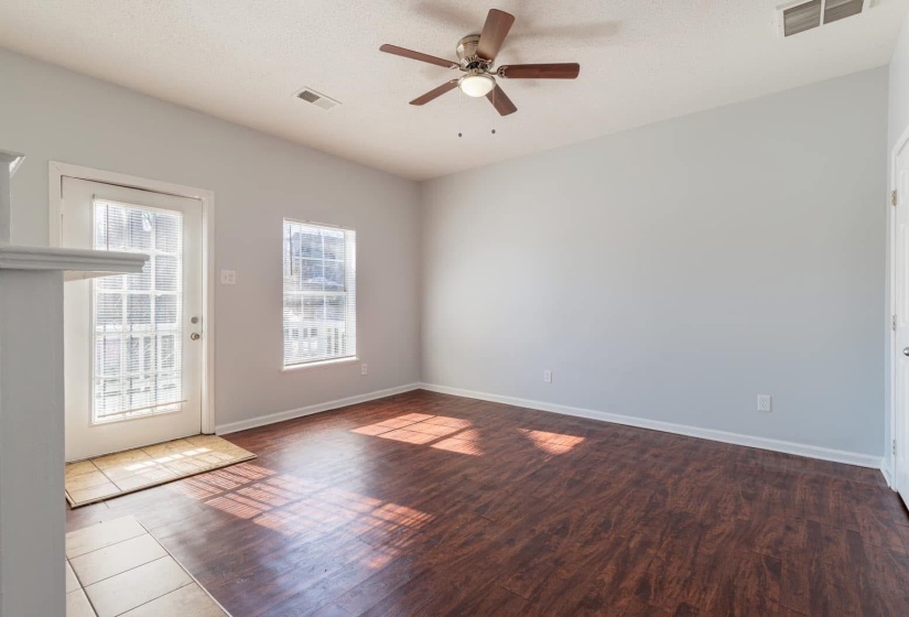 1517 COURT AVE, Memphis, Tennessee 38104, 3 Bedroom Bedrooms, 0 ,1 BathroomBathrooms,Duplexes,For Sale,COURT,0,10228595