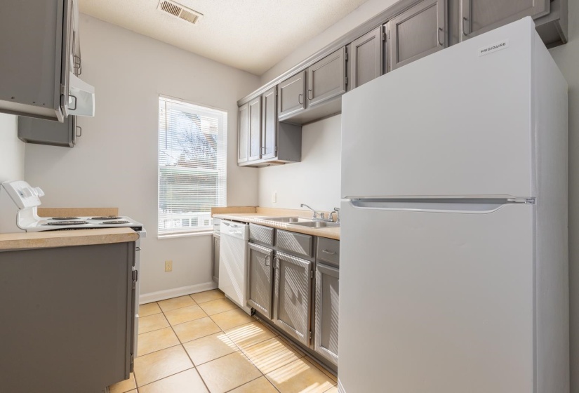 1517 COURT AVE, Memphis, Tennessee 38104, 3 Bedroom Bedrooms, 0 ,1 BathroomBathrooms,Duplexes,For Sale,COURT,0,10228595