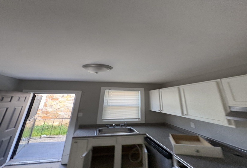 2412 VOLLINTINE AVE, Memphis, Tennessee 38108, 2 Bedroom Bedrooms, 0 ,1 BathroomBathrooms,Duplexes,For Sale,VOLLINTINE,0,10228625