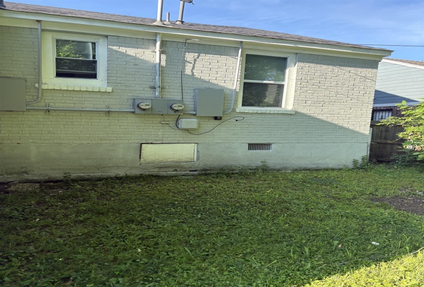 2412 VOLLINTINE AVE, Memphis, Tennessee 38108, 2 Bedroom Bedrooms, 0 ,1 BathroomBathrooms,Duplexes,For Sale,VOLLINTINE,0,10228625