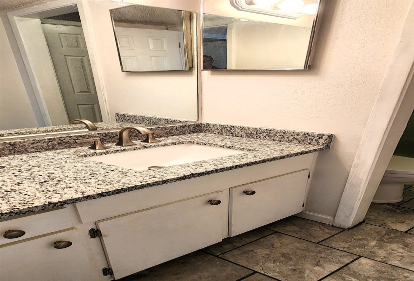 6680 WHISPERING OAK PL, Memphis, Tennessee 38120, 2 Bedroom Bedrooms, 4 Room Rooms,2 BathroomBathrooms,Rental Properties,For Sale,WHISPERING OAK,0,10228588