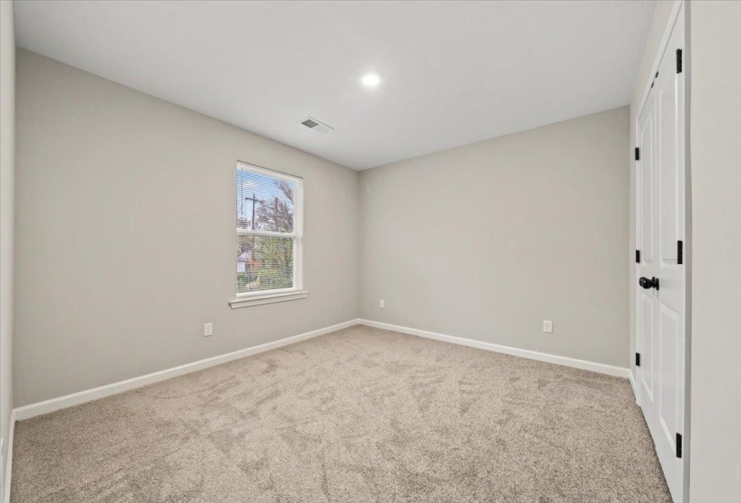 2895 YALE AVE, Memphis, Tennessee 38103, 4 Bedroom Bedrooms, 6 Room Rooms,2 BathroomBathrooms,Rental Properties,For Sale,YALE,0,10228613