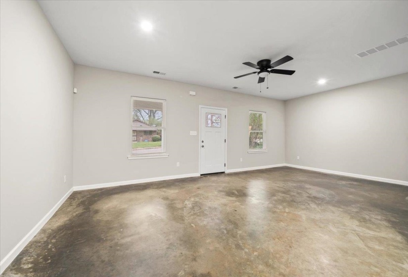 2895 YALE AVE, Memphis, Tennessee 38103, 4 Bedroom Bedrooms, 6 Room Rooms,2 BathroomBathrooms,Rental Properties,For Sale,YALE,0,10228613